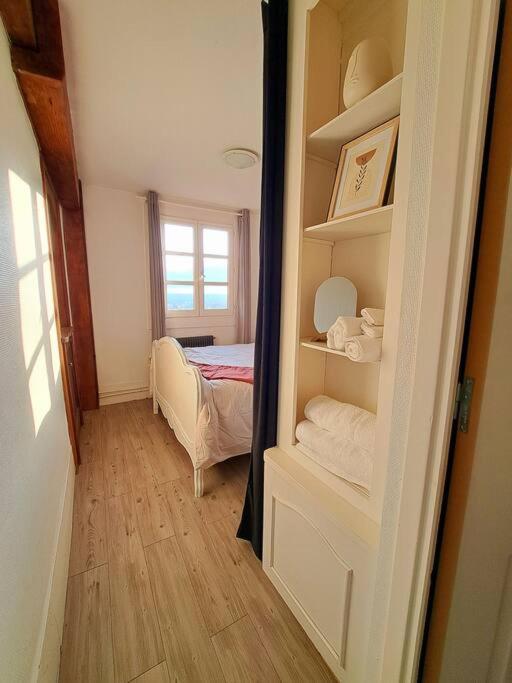Duplex A Thiers, Vue Sur La Chaine Des Puys Casa de Férias